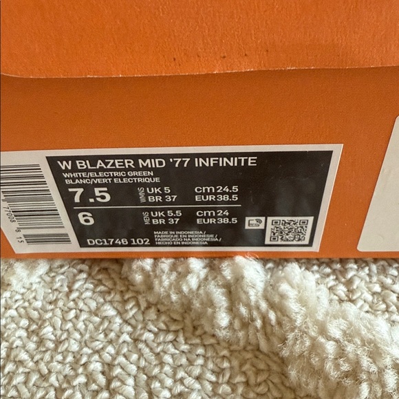 Nike Wmns Blazer Mid '77 'Inifinite Watermelon' - Picture 3 of 9